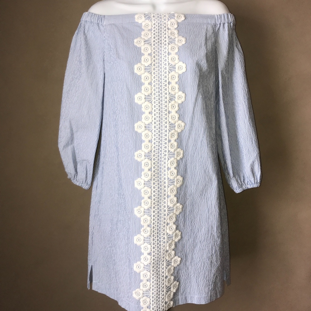 NWOT Eliza J Seersucker Off the Shoulder Dress